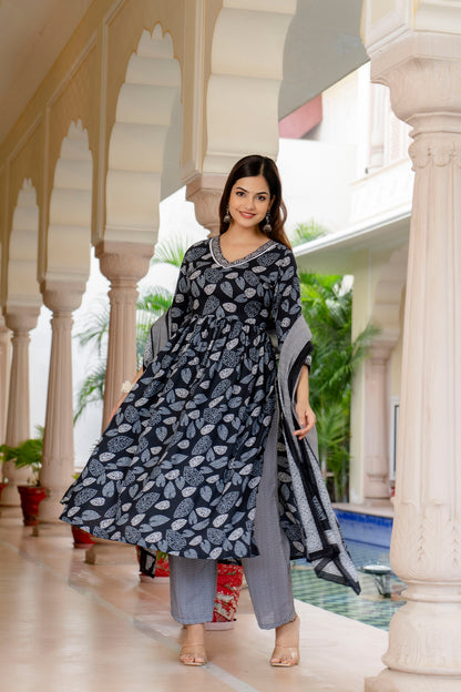 Ethnic Set Women Printed Kurta and Pant Set with Dupatta