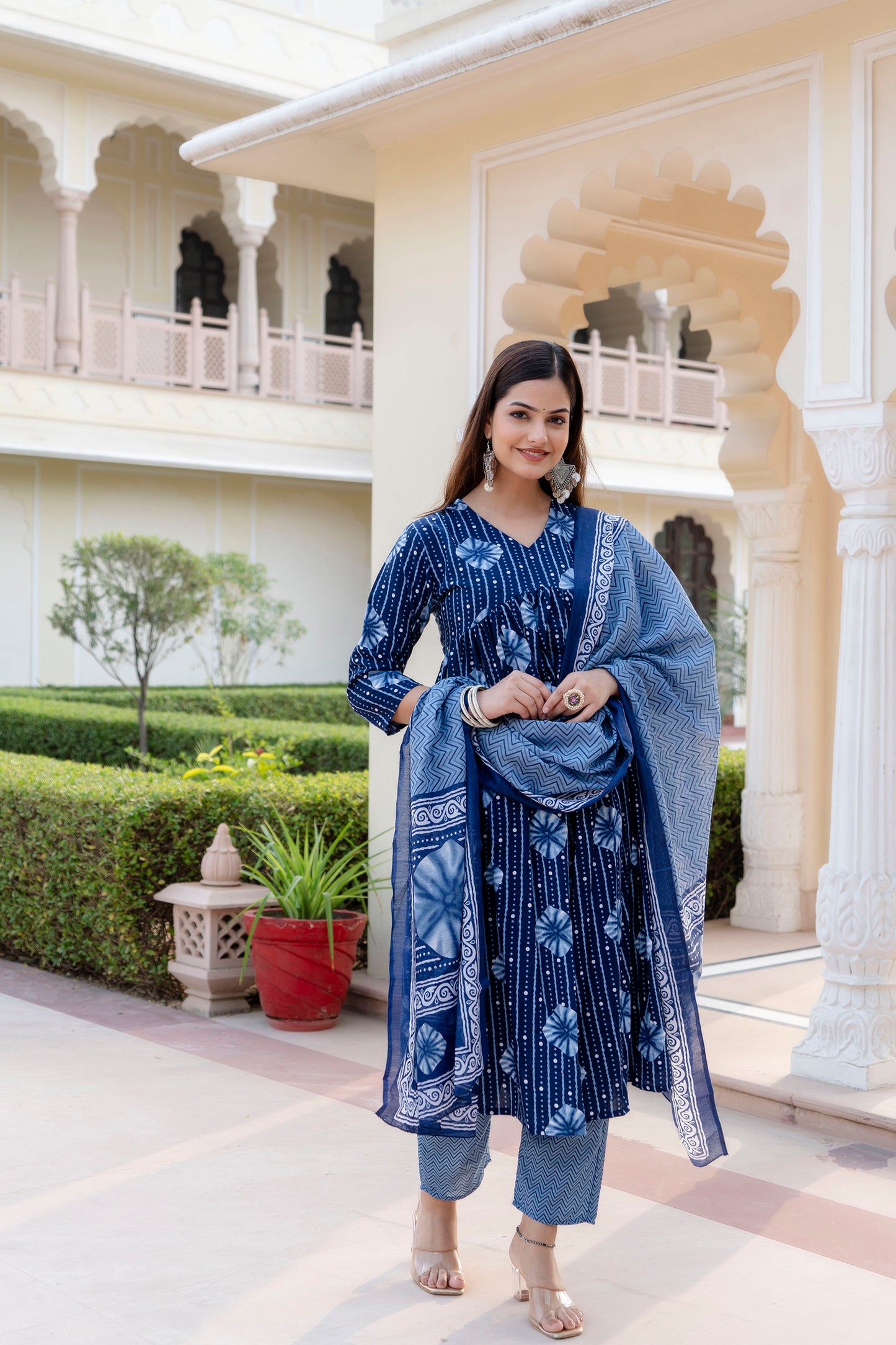 Women Indigo Printed Kurta and Pant Set With Dupatta