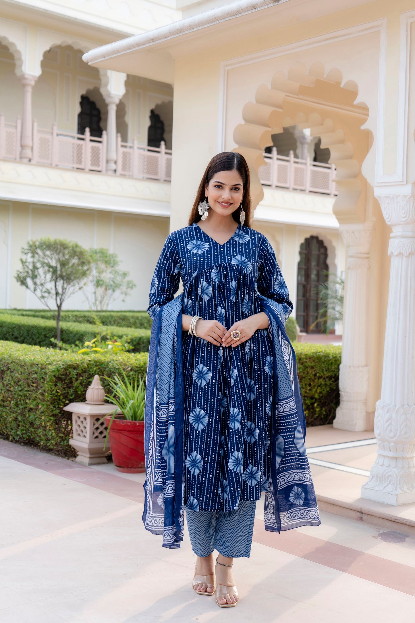 Women Indigo Printed Kurta and Pant Set With Dupatta