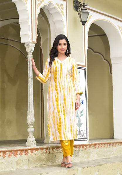 Women Printed Kurta and Pant Set With Dupatta