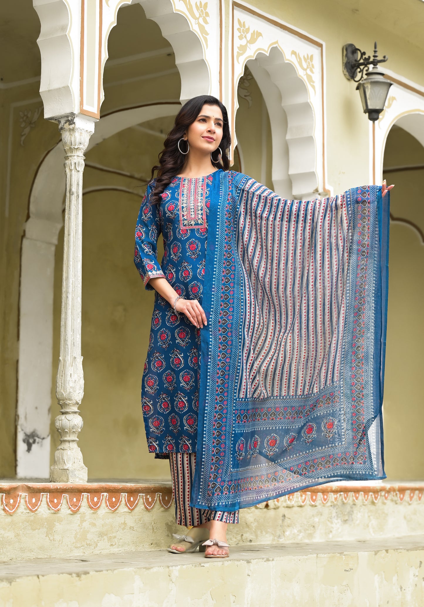 Closet Women Printed Kurta and Pant Set With Dupatta