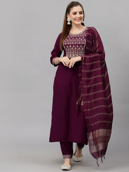 Women Cotton Blend Kurta Pant Dupatta Set